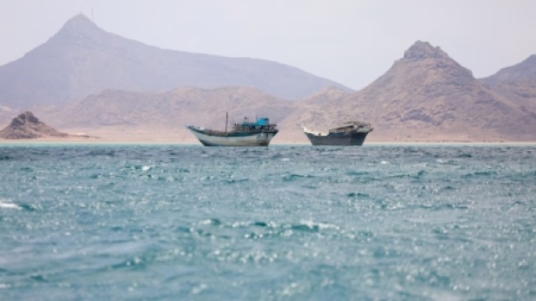 نيودلهي تراجع الملاحة بمضيقي هرمز وباب المندب بعد إعلان الحوثيين مهاجمة ناقلة سعودية