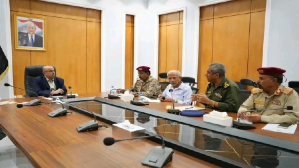 اليمن الخنبشي يؤكد رفع الجاهزية الأمنية والعسكرية في حضرموت اليمن الخنبشي يؤكد رفع الجاهزية الأمنية والعسكرية في حضرموت