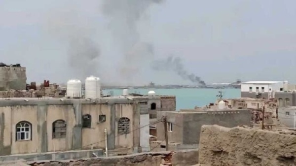 اليمن هجوم حوثي على ميناء المخا وتصعيد عسكري في الضالع اليمن هجوم حوثي على ميناء المخا وتصعيد عسكري في الضالع