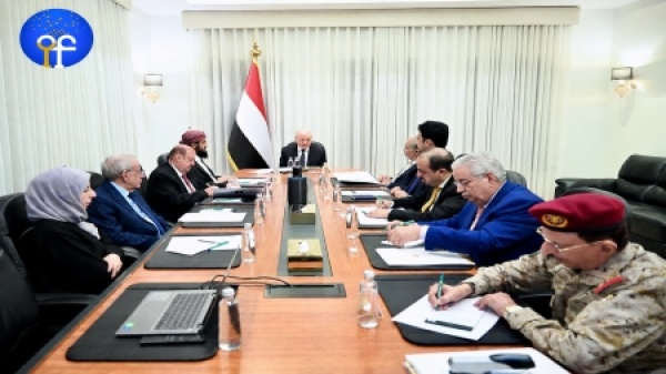 اليمن مجلس الدفاع يوجه بتوسيع الضربات الجوية والصاروخية ضد الحوثيين اليمن مجلس الدفاع يوجه بتوسيع الضربات الجوية والصاروخية ضد الحوثيين