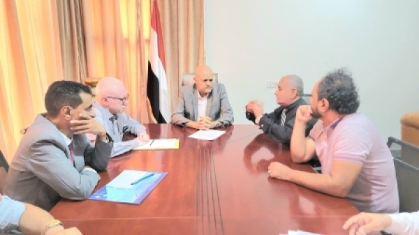 اليمن محافظ تعز يوجه بتنفيذ قرارات تحديد رسوم المدارس الأهلية اليمن محافظ تعز يوجه بتنفيذ قرارات تحديد رسوم المدارس الأهلية