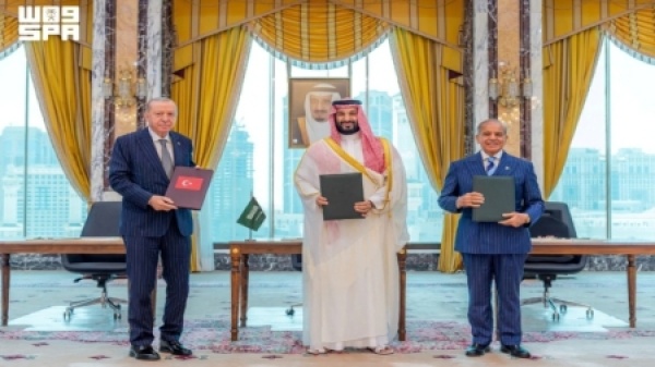 إسلام آباد باكستان تقول إنه لا نقاش حاليا بشأن رد عسكري على هجمات الحوثيين على السعودية إسلام آباد باكستان تقول إنه لا نقاش حاليا بشأن رد عسكري على هجمات الحوثيين على السعودية