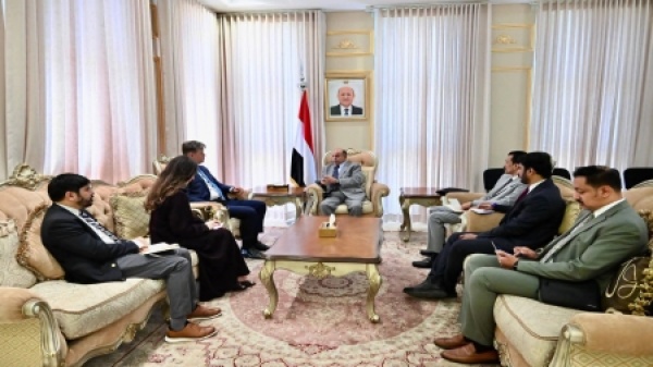اليمن الخنبشي يبحث مع القائم بالأعمال الأمريكي التطورات الميدانية والدعم الدولي