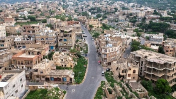 اليمن القوات المسلحة تستهدف مواقع ومخازن الحوثيين شرق تعز اليمن القوات المسلحة تستهدف مواقع ومخازن الحوثيين شرق تعز