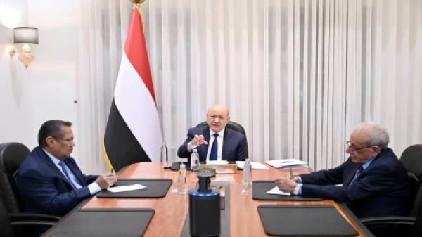 اليمن العليمي يؤكد استمرار فجر اليمن حتى استعادة صنعاء وبسط سيطرة الدولة اليمن العليمي يؤكد استمرار فجر اليمن حتى استعادة صنعاء وبسط سيطرة الدولة