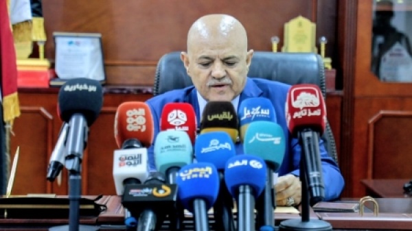 اليمن محافظ تعز يطلق نداء عاجلا لكسر الحصار الحوثي المستمر منذ سنوات وتفادي كارثة إنسانية