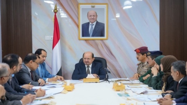 اليمن الحكومة تعلن السيطرة على باب المندب وتقر مشروع قانون تصنيف الحوثيين منظمة إرهابية اليمن الحكومة تعلن السيطرة على باب المندب وتقر مشروع قانون تصنيف الحوثيين منظمة إرهابية