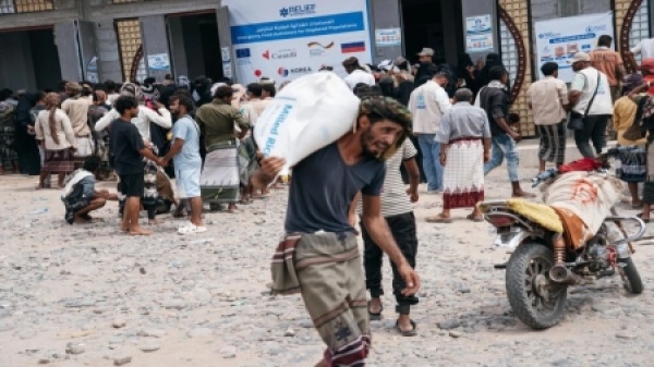 اليمن الغذاء العالمي يحذ ر من انقطاع المساعدات المنقذة للحياة عن 800 ألف شخص اليمن الغذاء العالمي يحذ ر من انقطاع المساعدات المنقذة للحياة عن 800 ألف شخص