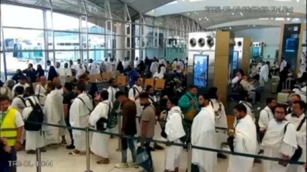 تقرير معتمرون يجدون أنفسهم في مرمى ضربات الحوثيين بالسعودية تقرير معتمرون يجدون أنفسهم في مرمى ضربات الحوثيين بالسعودية