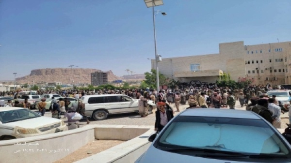 اليمن محافظ شبوة يعلن ارتفاع حصيلة ضحايا استهداف الحوثيين معسكر تدريب المستجدين إلى 73 قتيلا اليمن محافظ شبوة يعلن ارتفاع حصيلة ضحايا استهداف الحوثيين معسكر تدريب المستجدين إلى 73 قتيلا