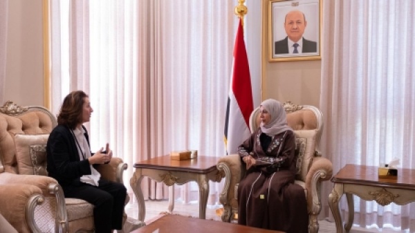 اليمن وزيرة الخارجية تدعو فرنسا إلى تشديد الضغوط على الحوثيين اليمن وزيرة الخارجية تدعو فرنسا إلى تشديد الضغوط على الحوثيين