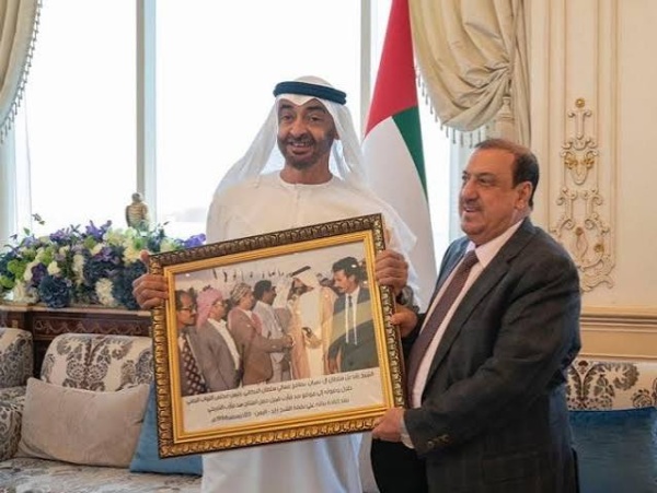 السعودية تحبط محاولة انقلاب إماراتية بنقل صلاحيات هادي لرئيس برلمانه وتقرر حل المؤتمر السعودية تحبط محاولة انقلاب إماراتية بنقل صلاحيات هادي لرئيس برلمانه وتقرر حل المؤتمر