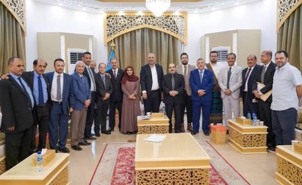 غالبية بدأت طرق صنعاء ارتباك بأوساط قادة الانتقالي مع قفزها من مركب الزبيدي