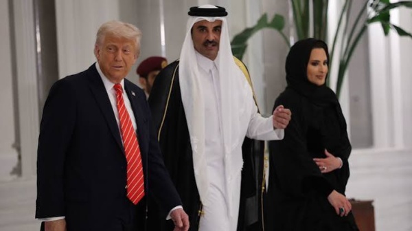 لماذا قرر ترامب إلقاء هدية أمير قطر بنصف مليار دولار في النفايات لماذا قرر ترامب إلقاء هدية أمير قطر بنصف مليار دولار في النفايات