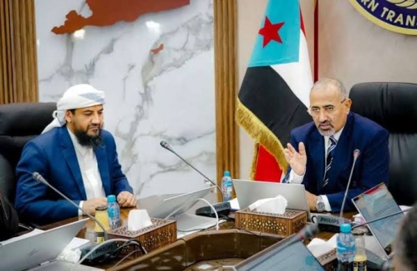 عضو بالرئاسي يتمرد على السعودية