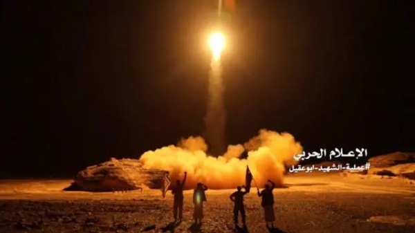 الحوثيون يوسعون رقعة العمليات البرية إلى الوسط السعودي الحوثيون يوسعون رقعة العمليات البرية إلى الوسط السعودي