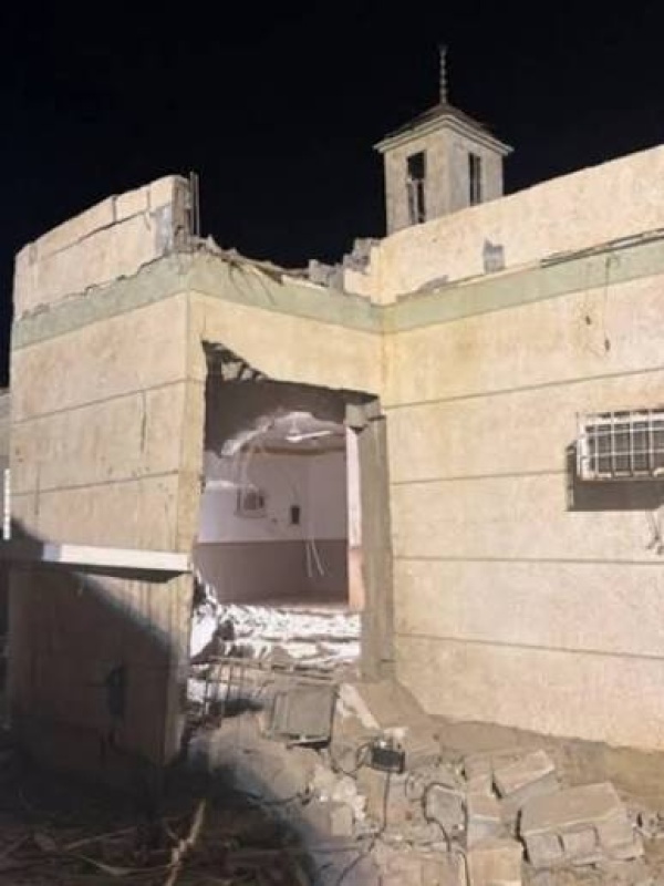 مصدر عسكري يفند مزاعم الإعلام السعودي استهداف المسجد ناتج عن تساقط الصواريخ الاعتراضية مصدر عسكري يفند مزاعم الإعلام السعودي استهداف المسجد ناتج عن تساقط الصواريخ الاعتراضية