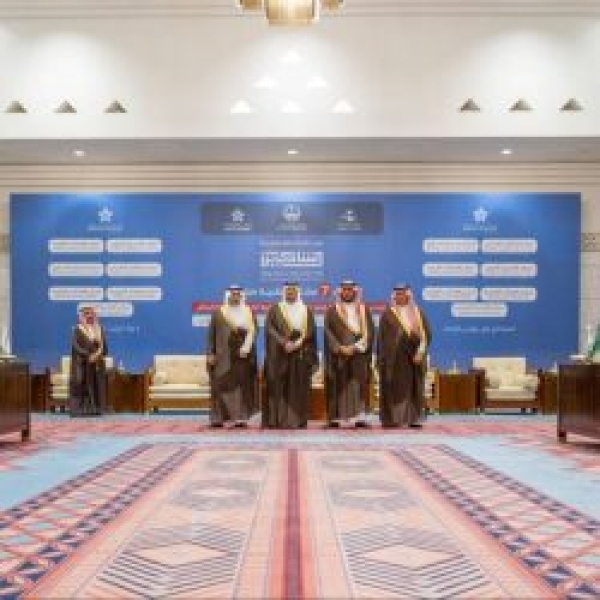 نائب أمير الرياض يرعى توقيع اتفاقيات لإنشاء وتجهيز مشروعات صحية بمحافظات المزاحمية والقويعية والرين نائب أمير الرياض يرعى توقيع اتفاقيات لإنشاء وتجهيز مشروعات صحية بمحافظات المزاحمية والقويعية والرين