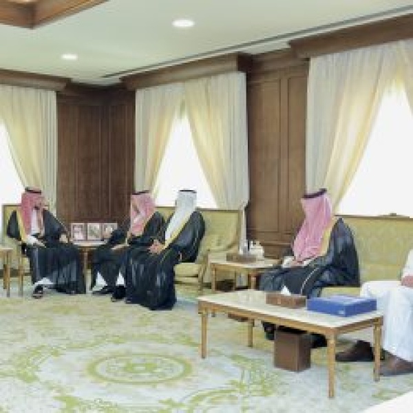 عام نائب أمير عسير يلتقي مدير عام فرع وزارة الموارد البشرية والتنمية الاجتماعية بالمنطقة عام نائب أمير عسير يلتقي مدير عام فرع وزارة الموارد البشرية والتنمية الاجتماعية بالمنطقة