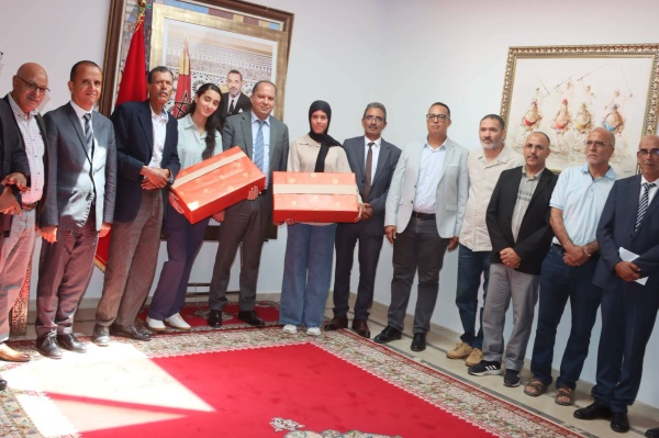 عامل إقليم اليوسفية يكرم المتفوقتين الأولى والثانية إقليميا في امتحانات البكالوريا دورة 2026 عامل إقليم اليوسفية يكرم المتفوقتين الأولى والثانية إقليميا في امتحانات البكالوريا دورة 2026