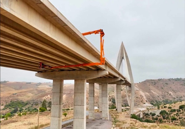 جسر بطول 828 مترا منشأة هندسية ضخمة على الطريق السيار القاري الرباط الدار البيضاء جسر بطول 828 مترا منشأة هندسية ضخمة على الطريق السيار القاري الرباط الدار البيضاء