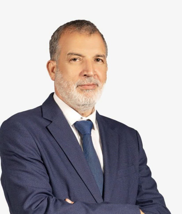 عاش من عرف قدره عاش من عرف قدره