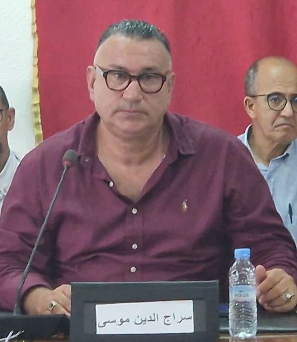 سراج الدين يطالب بخبرة خطية على لوائح حضور دورة مجلس الدار البيضاء ويشكك في اكتمال النصاب سراج الدين يطالب بخبرة خطية على لوائح حضور دورة مجلس الدار البيضاء ويشكك في اكتمال النصاب