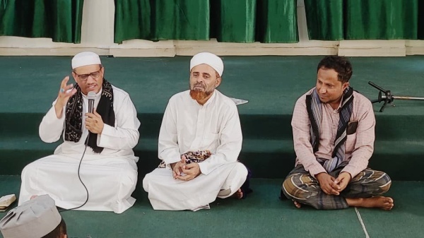 في كلمته لطلاب رباط الإمام علي المشهور بعدن الأستاذ نزار أبوبكر المشهور يؤكد أهمية الحرص على طلب العلم الشرعي والتحصيل الأكاديمي