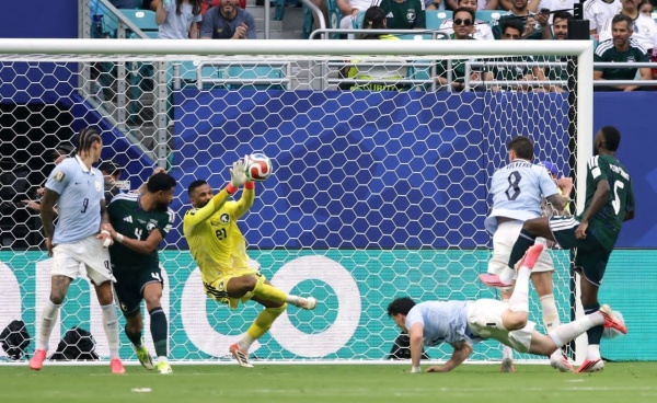 العويس يقود السعودية لتعادل تاريخي أمام الأوروجواي في مونديال 2026م