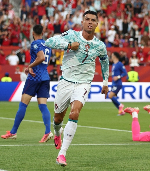 البرتغال تضرب موعد ا ناريا مع إسبانيا في ثمن نهائي المونديال بفوز درامي على كرواتيا البرتغال تضرب موعد ا ناريا مع إسبانيا في ثمن نهائي المونديال بفوز درامي على كرواتيا