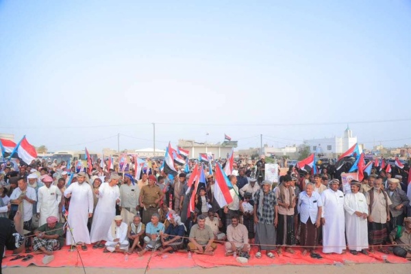المهرة تجدد العهد في فعالية جماهيرية حاشدة وترفض الوصاية والاحتلال المهرة تجدد العهد في فعالية جماهيرية حاشدة وترفض الوصاية والاحتلال