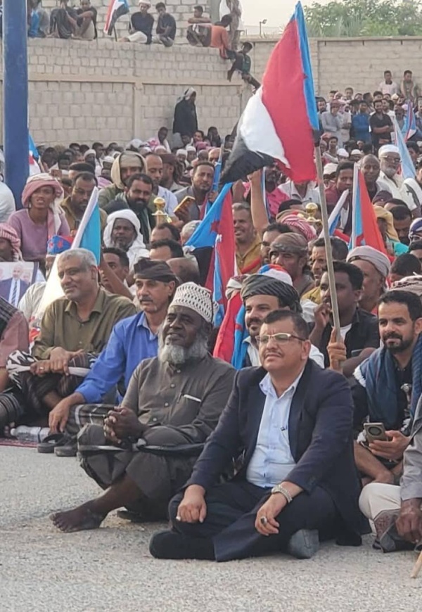 إلى من يهمه الأمر والقرار هل حقا من مغيث إلى من يهمه الأمر والقرار هل حقا من مغيث