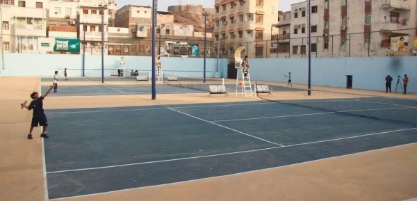 وسط أجواء رياضية رائعة وحضور جماهيري مميز نادي التنس العدني يدشن منافسات البطولة الـ14