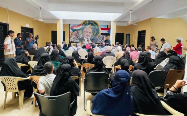 أكد على أهمية الاستعداد لمليونية تأسيس الجيش الجنوبي الزامكي يدش ن عمل اللجان المحلية الجديدة بالمنصورة أكد على أهمية الاستعداد لمليونية تأسيس الجيش الجنوبي الزامكي يدش ن عمل اللجان المحلية الجديدة بالمنصورة