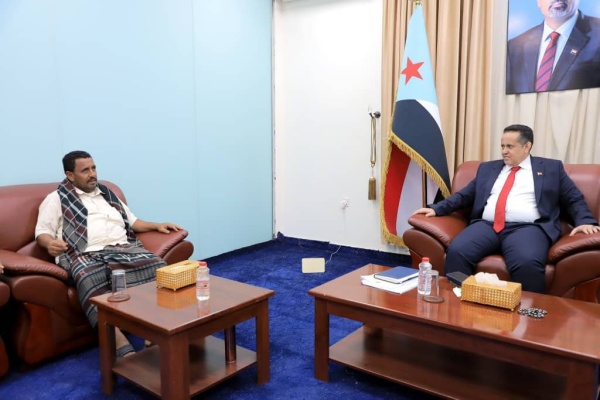 الأمين العام يطلع على أوضاع الجبهات الحدودية الجنوبية في الصبيحة ويؤكد دعم جهود حماية حدود الجنوب الأمين العام يطلع على أوضاع الجبهات الحدودية الجنوبية في الصبيحة ويؤكد دعم جهود حماية حدود الجنوب