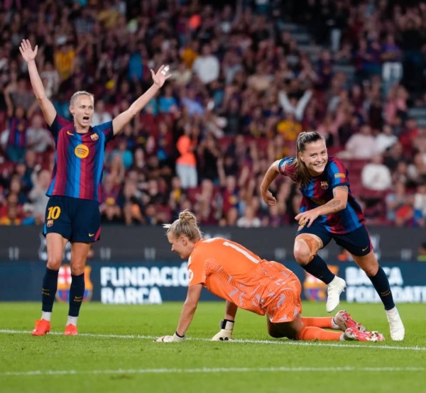 برشلونة يهين ريال مدريد بفوز غير مسبوق في كلاسيكو السيدات