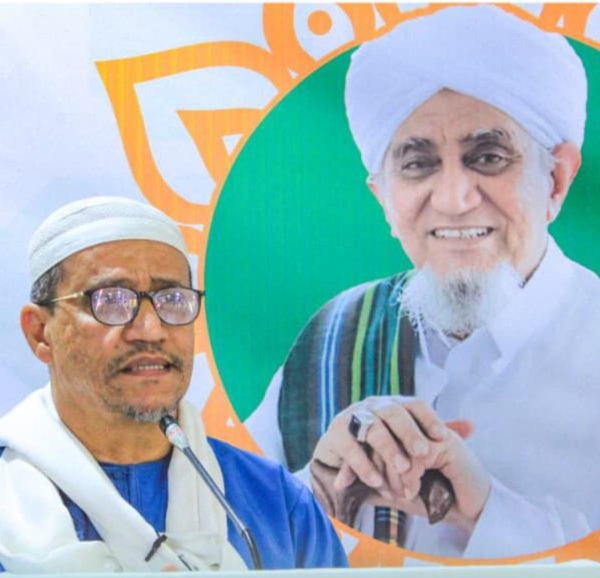 الحبيب نزار بن أبي بكر المشهور تواضع وقيادة حكيمة وروح متجددة للنهج النمط الأوسط الحبيب نزار بن أبي بكر المشهور تواضع وقيادة حكيمة وروح متجددة للنهج النمط الأوسط