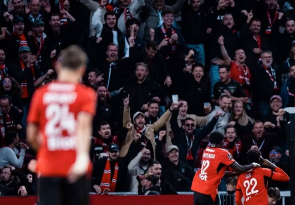 الدوري الفرنسي رين يواصل صراع الصدارة بفوز رباعي على أوكسير الدوري الفرنسي رين يواصل صراع الصدارة بفوز رباعي على أوكسير