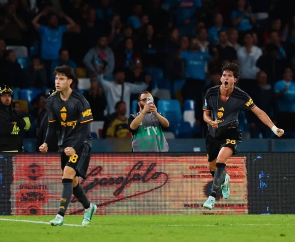الدوري الإيطالي روما يخطف تعادلا مثيرا من نابولي