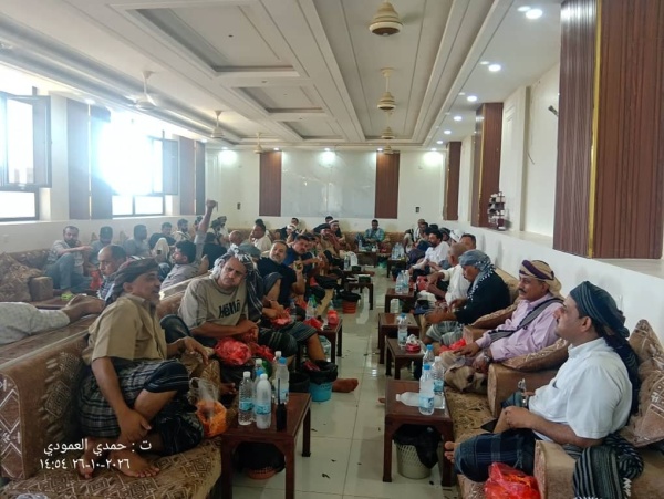 لليوم الثالث على التوالي شخصيات اجتماعية وقيادات عسكرية وأمنية تقد م واجب العزاء بوفاة والدة أولاد الشيخ عبدالله العمودي بيافع