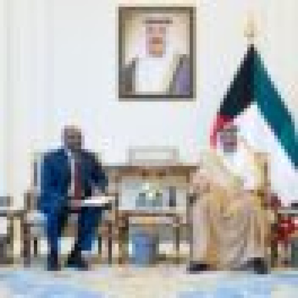 وفد سوداني رفيع يزور الكويت لبحث التعاون المصرفي وحشد الدعم لإعادة الإعمار وفد سوداني رفيع يزور الكويت لبحث التعاون المصرفي وحشد الدعم لإعادة الإعمار