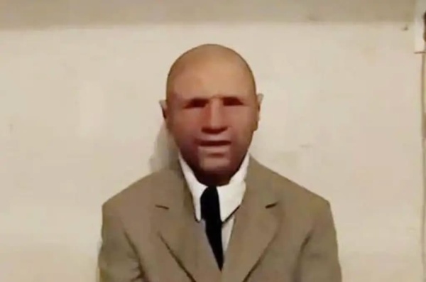رجل يزعم السفر إلى عام 2118 بمساعدة cia ويكشف ما شاهده