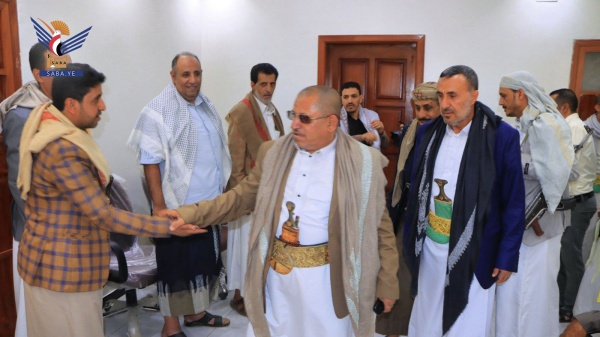 قيادات محافظة صنعاء تتفقد مستوى الانضباط الوظيفي عقب إجازة العيد قيادات محافظة صنعاء تتفقد مستوى الانضباط الوظيفي عقب إجازة العيد