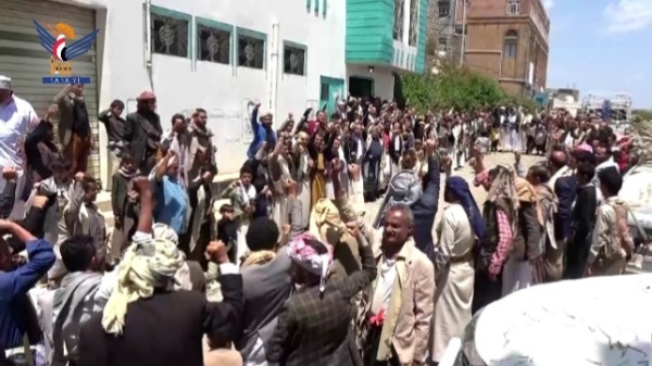 وقفات حاشدة في ريمة تأييد ا ودعم ا لخيارات محور الجهاد والمقاومة وقفات حاشدة في ريمة تأييد ا ودعم ا لخيارات محور الجهاد والمقاومة