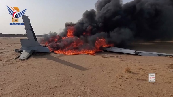 الإعلام الحربي يوزع مشاهد إسقاط وحطام طائرة بيرقدار أكنجي التابعة للعدو السعودي الإعلام الحربي يوزع مشاهد إسقاط وحطام طائرة بيرقدار أكنجي التابعة للعدو السعودي