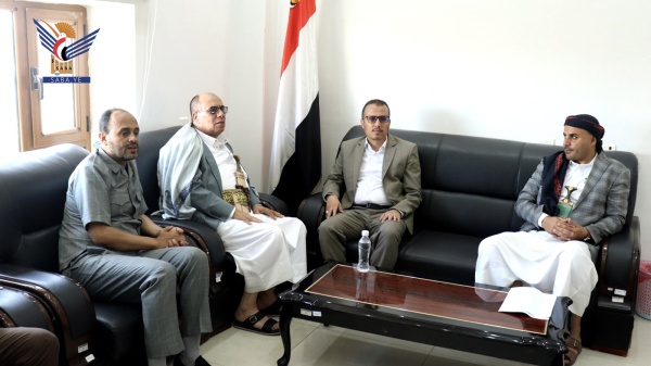 البخيتي ومهدي يناقشان أوجه التعاون بين وزارة الإعلام ومصلحة الضرائب والجمارك البخيتي ومهدي يناقشان أوجه التعاون بين وزارة الإعلام ومصلحة الضرائب والجمارك