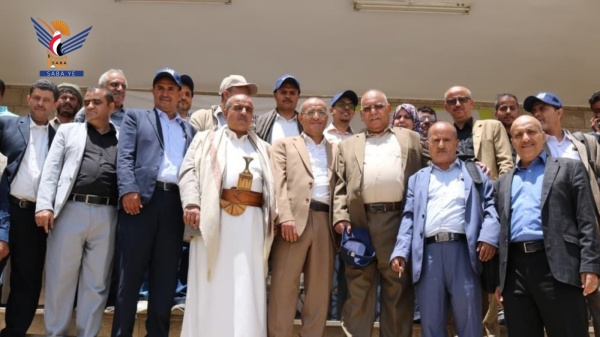 افتتاح مشروع تحديث معمل الحاسوب في كلية العلوم الإدارية بجامعة ذمار افتتاح مشروع تحديث معمل الحاسوب في كلية العلوم الإدارية بجامعة ذمار