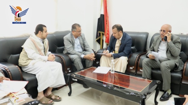 مناقشة التعاون بين مصلحة الضرائب والجمارك وقطاع الاستثمار بهيئة الأوقاف مناقشة التعاون بين مصلحة الضرائب والجمارك وقطاع الاستثمار بهيئة الأوقاف