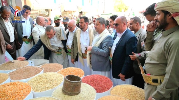 النعيمي يطلع على مهرجان البلدة الطيبة للمنتجات الزراعية المحلية النعيمي يطلع على مهرجان البلدة الطيبة للمنتجات الزراعية المحلية