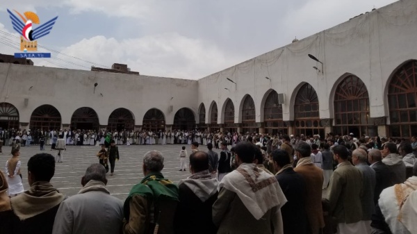وقفات غاضبة بالعاصمة صنعاء تنديد ا بتكرار الإساءات الصهيونية الأمريكية لكتاب الله وقفات غاضبة بالعاصمة صنعاء تنديد ا بتكرار الإساءات الصهيونية الأمريكية لكتاب الله